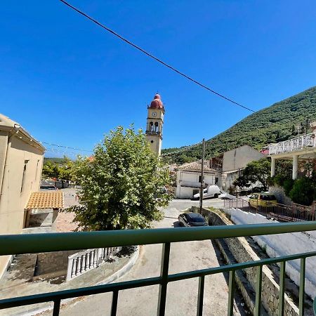 Ilianas Place Agios Matthaios  Ngoại thất bức ảnh